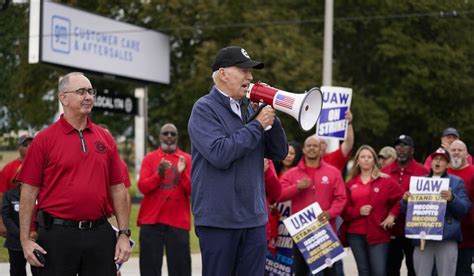 Biden will join the UAW strike picket line. Experts can’t recall the last time a president did that